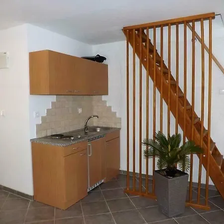 Tommi Apartment