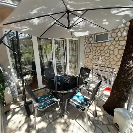 Tommi Apartment