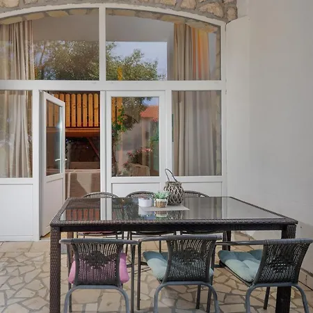 Tommi Διαμέρισμα Dramalj