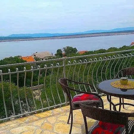 Tommi Apartment